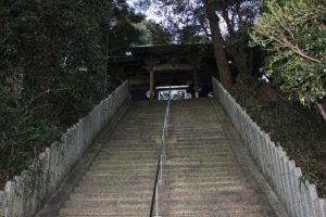 極楽寺本堂＆本堂への階段（2016.1）