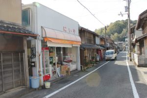 木岐町の雑貨屋「にいや」（2016.3）