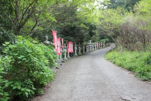捨身ケ嶽禅定登り口（2016.4）