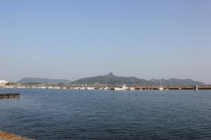 志度寺裏海岸から八栗山、八島を望む（2016.5）