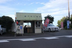 国道距離表示94㎞地点の掛川たこ焼店（2016.5）