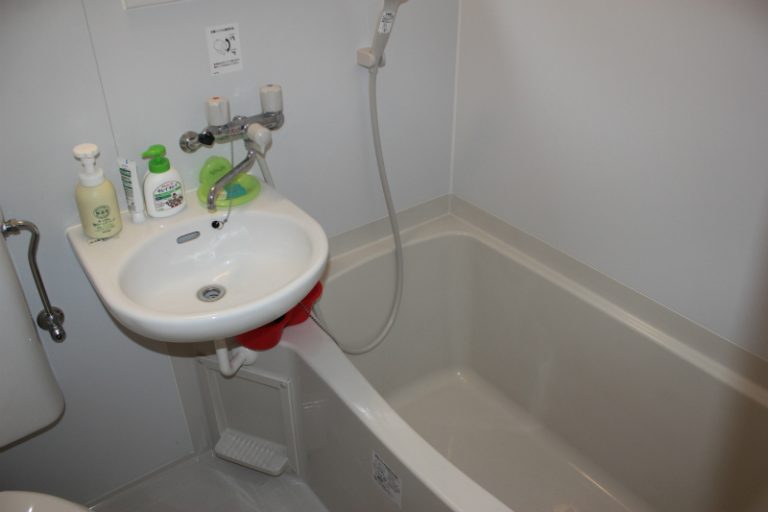 遍路宿情報「遍路宿過疎地に素敵なお宿『農園ゲストハウスもりあんloft』がオープン(12番札所焼山寺鍋岩） とある歩き遍路の道しるべ